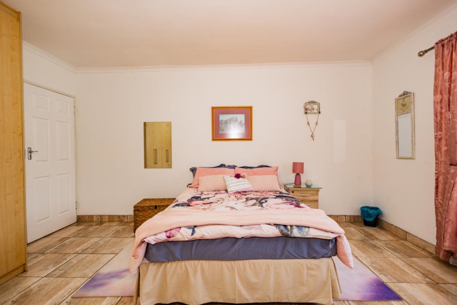 8 Bedroom Property for Sale in Joostenbergvlakte Western Cape